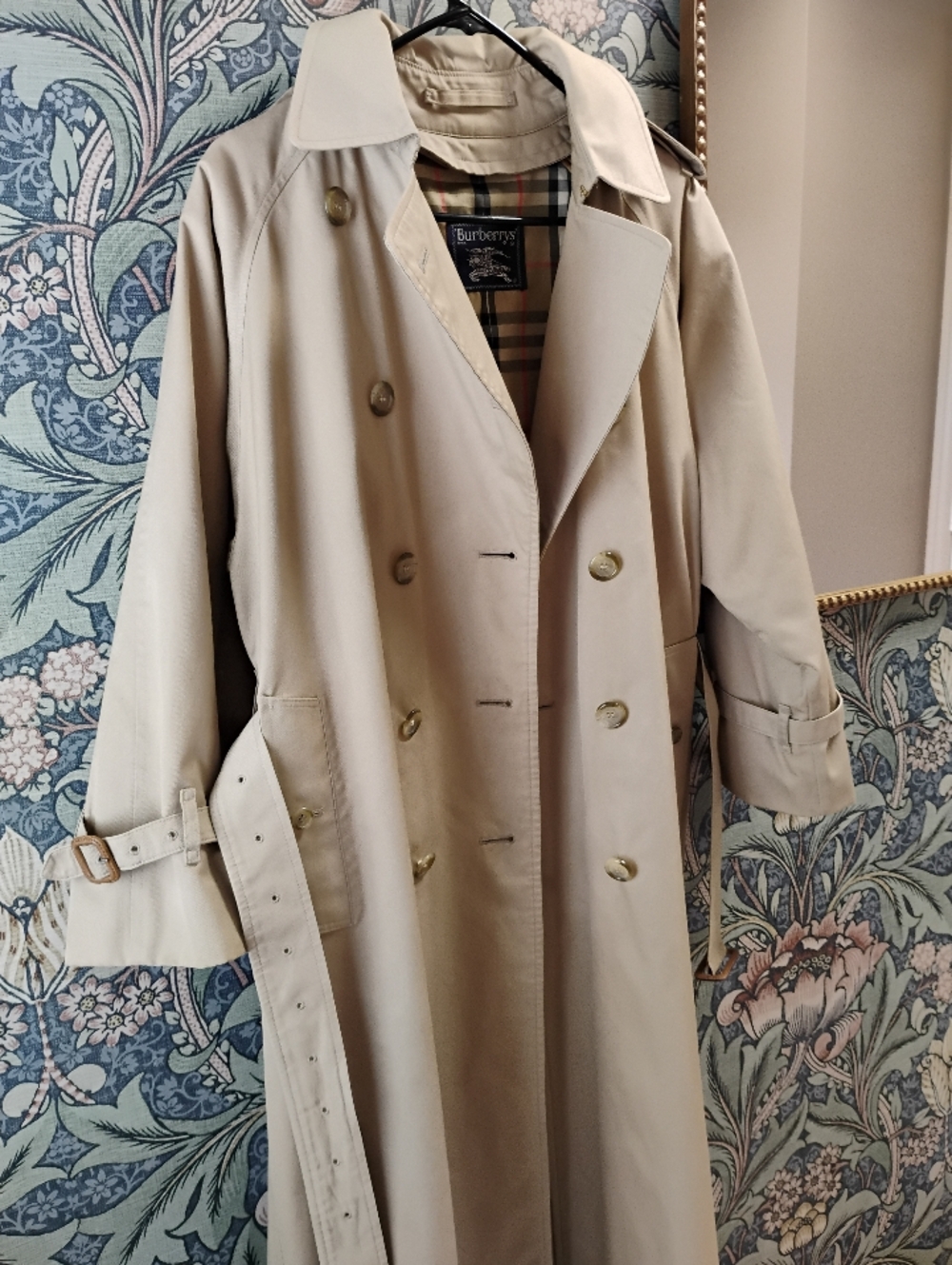 Vintage Burberrys Classic Khaki Trench Coat with Nova Check Lining - Picture 2 of 11